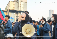 Aksi “Menuju Indonesia Bangkrut” Diwarnai Blokade Aparat, Mahasiswa Suarakan Lima Tuntutan