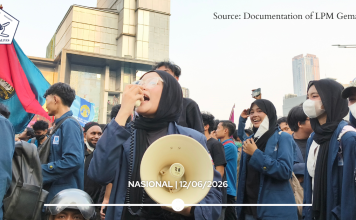 Aksi “Menuju Indonesia Bangkrut” Diwarnai Blokade Aparat, Mahasiswa Suarakan Lima Tuntutan